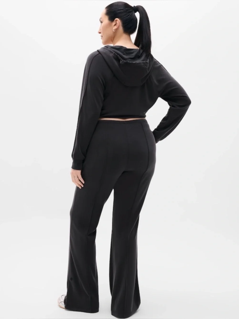 NWT Athleta Seasoft Black Pintuck Pant Sz Medium